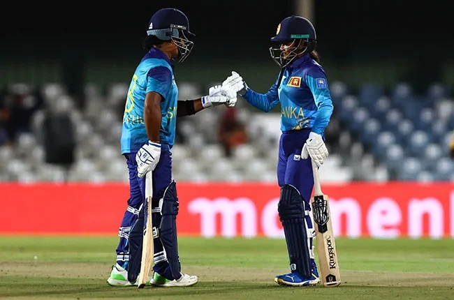 චමරි, හර්ශිතාගේ විශිෂ්ට පිතිකරණය හමුවේ ශ්‍රී ලංකා කාන්තා පිල දකුණු අප්‍රිකාවේදී ඉතිහාසය අලුතින් ලියයි