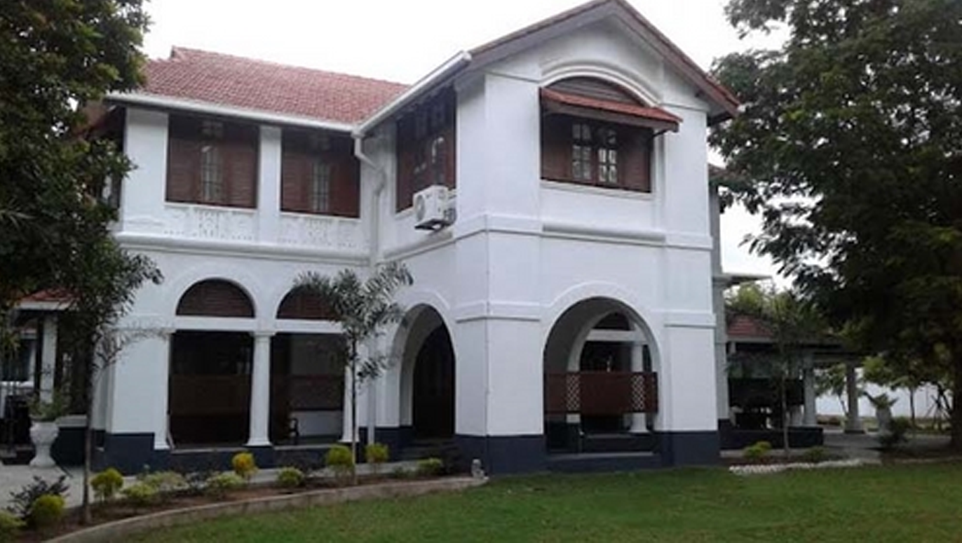 නිල නිවාස